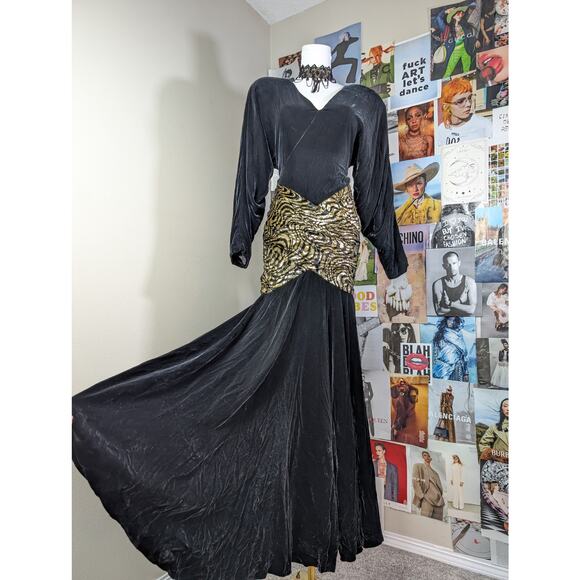 Vintage 80s Velvet Goth Dress - Picture 3 of 6